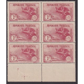 Superbe bloc de 6 avec bord de feuille + croix de répère - Yvert n°231